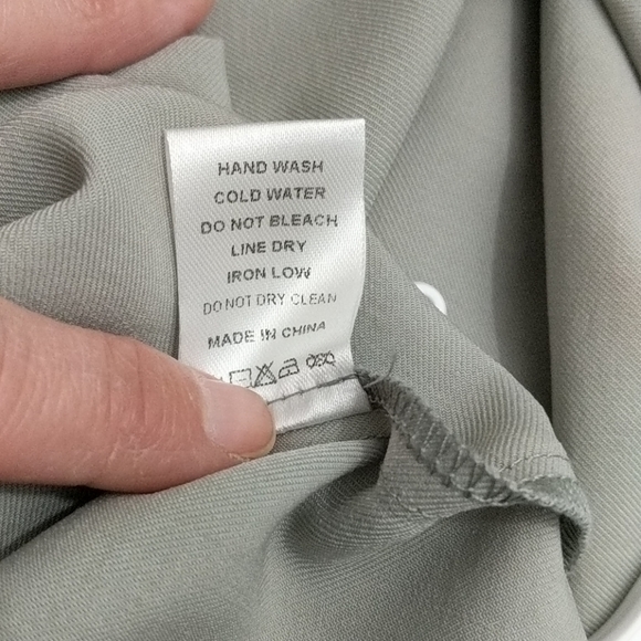 Dress with bell sleeves, tie neck in back - Picture 5 of 6